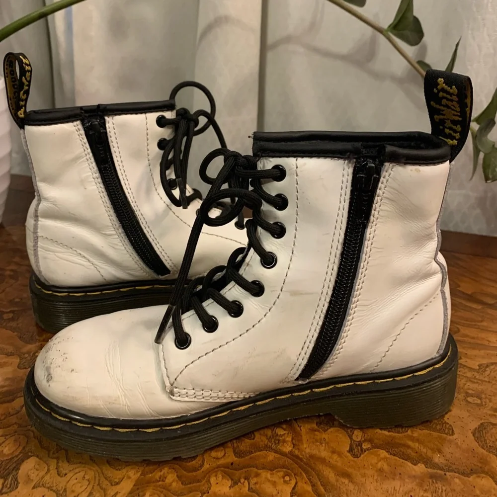 Dr. Martens 1460 8-Eye Boot - Little Kid / Big Kid - White size 1 unisex